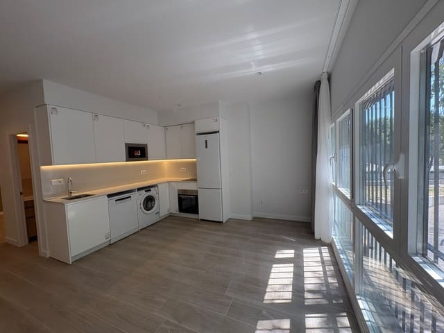 Asunto vuokrattavana paikassa Almendrales, Madrid kaupunki - 1 000 € (Ref: 9904057)