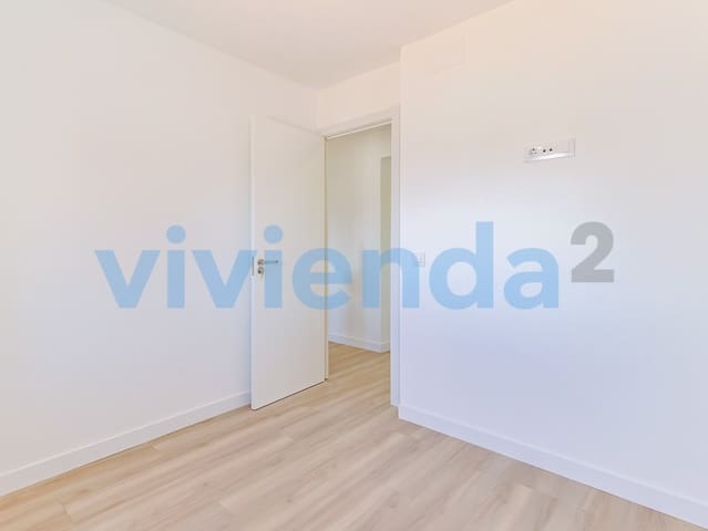 Piso de 4 habitaciones en Valverde, Madrid ciudad en venta - 395.500 € (Ref: 9906969)