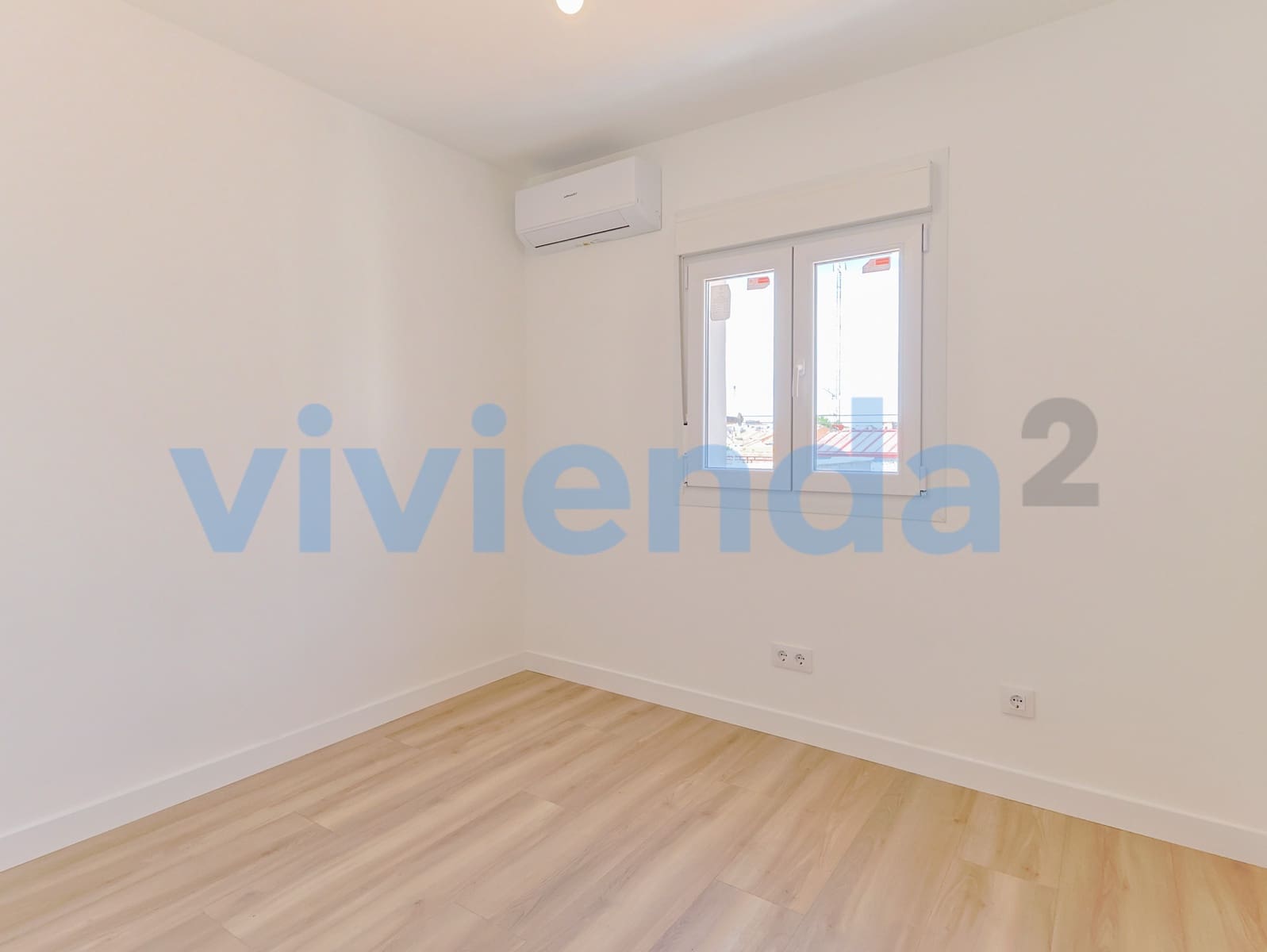 Piso de 4 habitaciones en Madrid ciudad en venta - 395.500 € (Ref: 9906969)