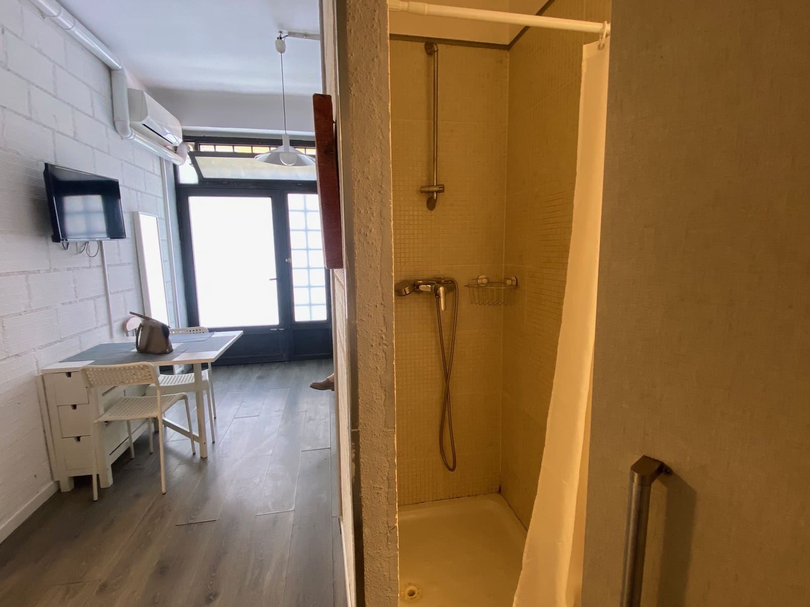2 soveværelse Lejlighed til leje i Madrid by - € 1.200 (Ref: 9906971)
