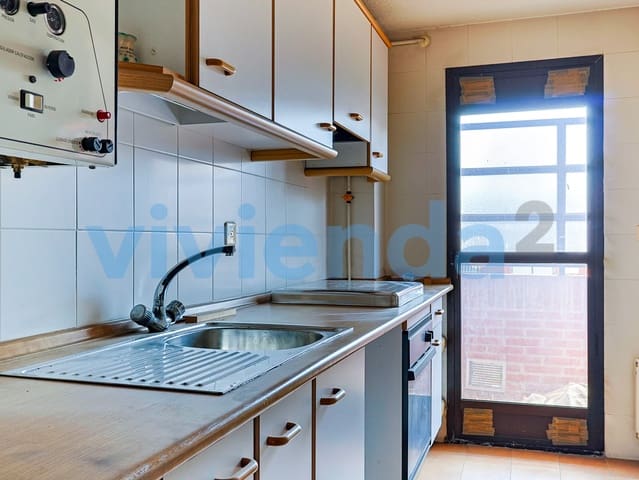 3 camera da letto Appartamento in vendita in Los Rosales, Madrid città con garage - 336.000 € (Rif: 9910373)