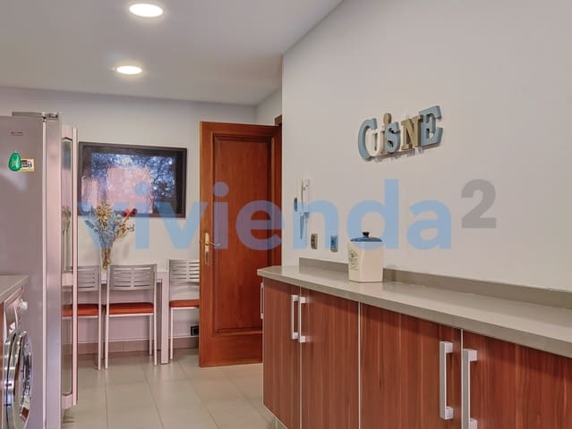 4 slaapkamer Flat te koop in Castilla, Madrid stad met zwembad garage - € 1.300.000 (Ref: 9912723)