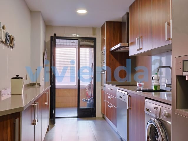 4 slaapkamer Flat te koop in Castilla, Madrid stad met zwembad garage - € 1.300.000 (Ref: 9912723)