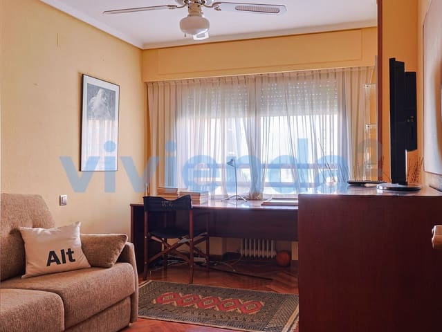 4 slaapkamer Flat te koop in Castilla, Madrid stad met zwembad garage - € 1.300.000 (Ref: 9912723)