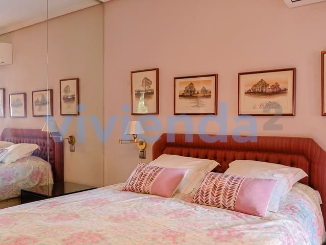 4 slaapkamer Flat te koop in Castilla, Madrid stad met zwembad garage - € 1.300.000 (Ref: 9912723)