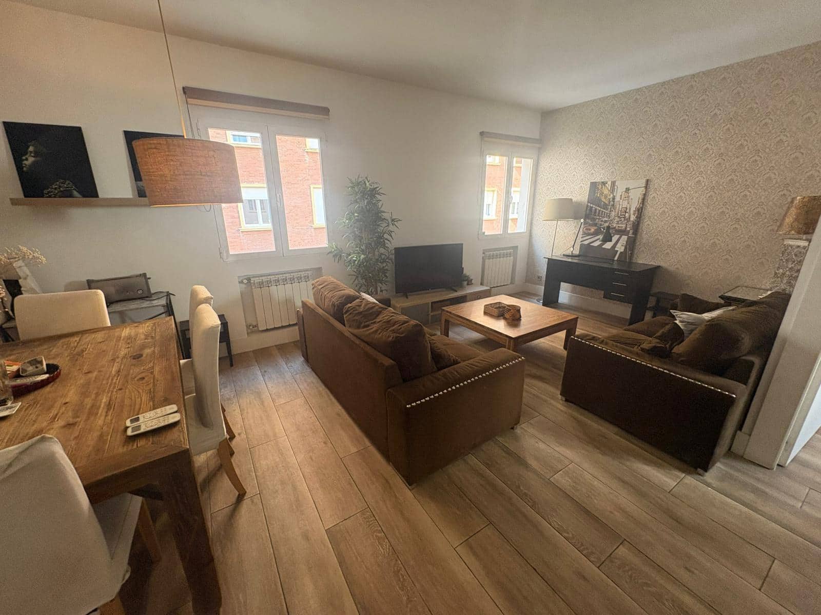 Piso de 2 habitaciones en Madrid ciudad en alquiler - 2.200 € (Ref: 9912724)