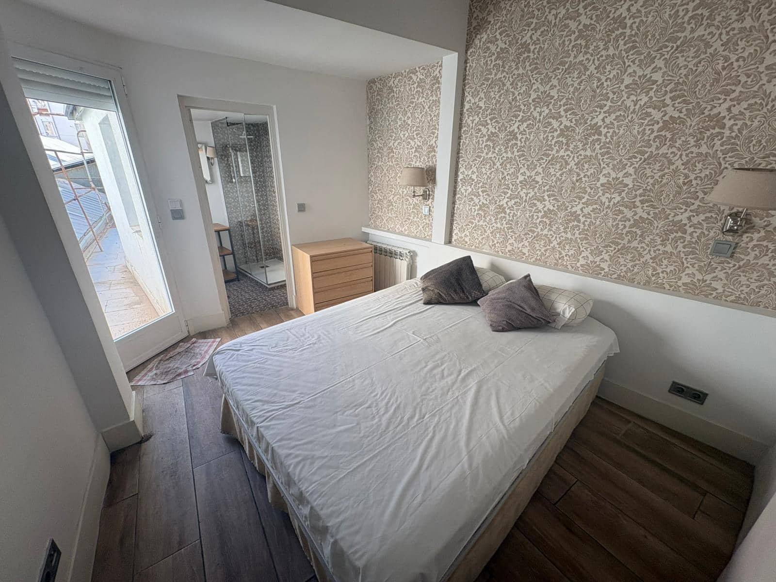 Piso de 2 habitaciones en Madrid ciudad en alquiler - 2.200 € (Ref: 9912724)