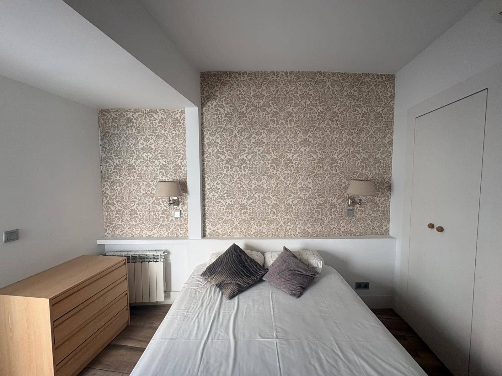 Piso de 2 habitaciones en Madrid ciudad en alquiler - 2.200 € (Ref: 9912724)