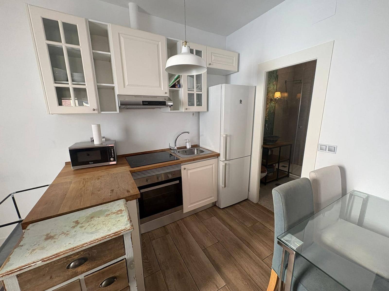Piso de 2 habitaciones en Madrid ciudad en alquiler - 2.200 € (Ref: 9912725)