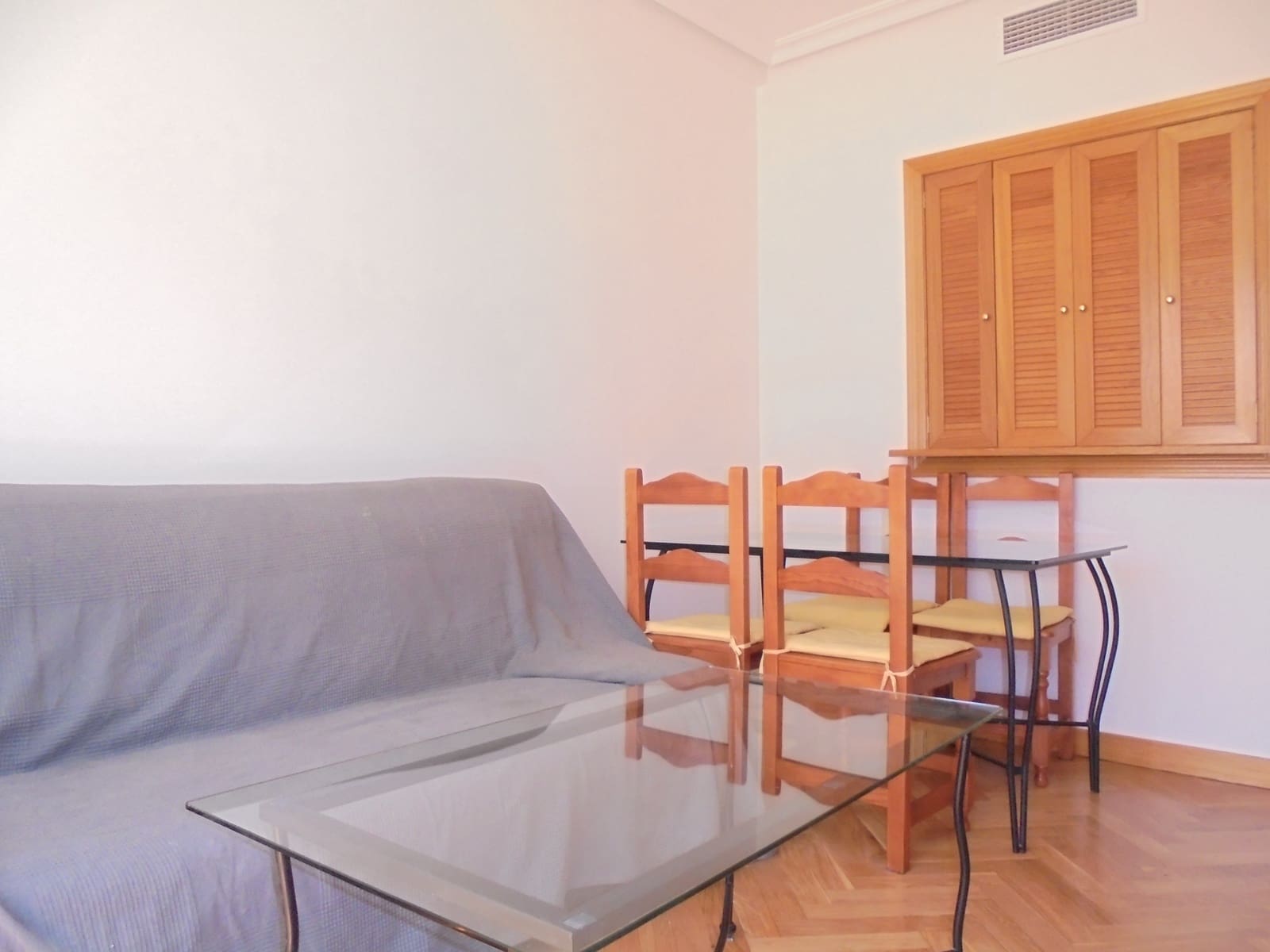 Appartement de 1 chambre à louer à Madrid ville avec piscine garage - 1 200 € (Ref: 9912726)