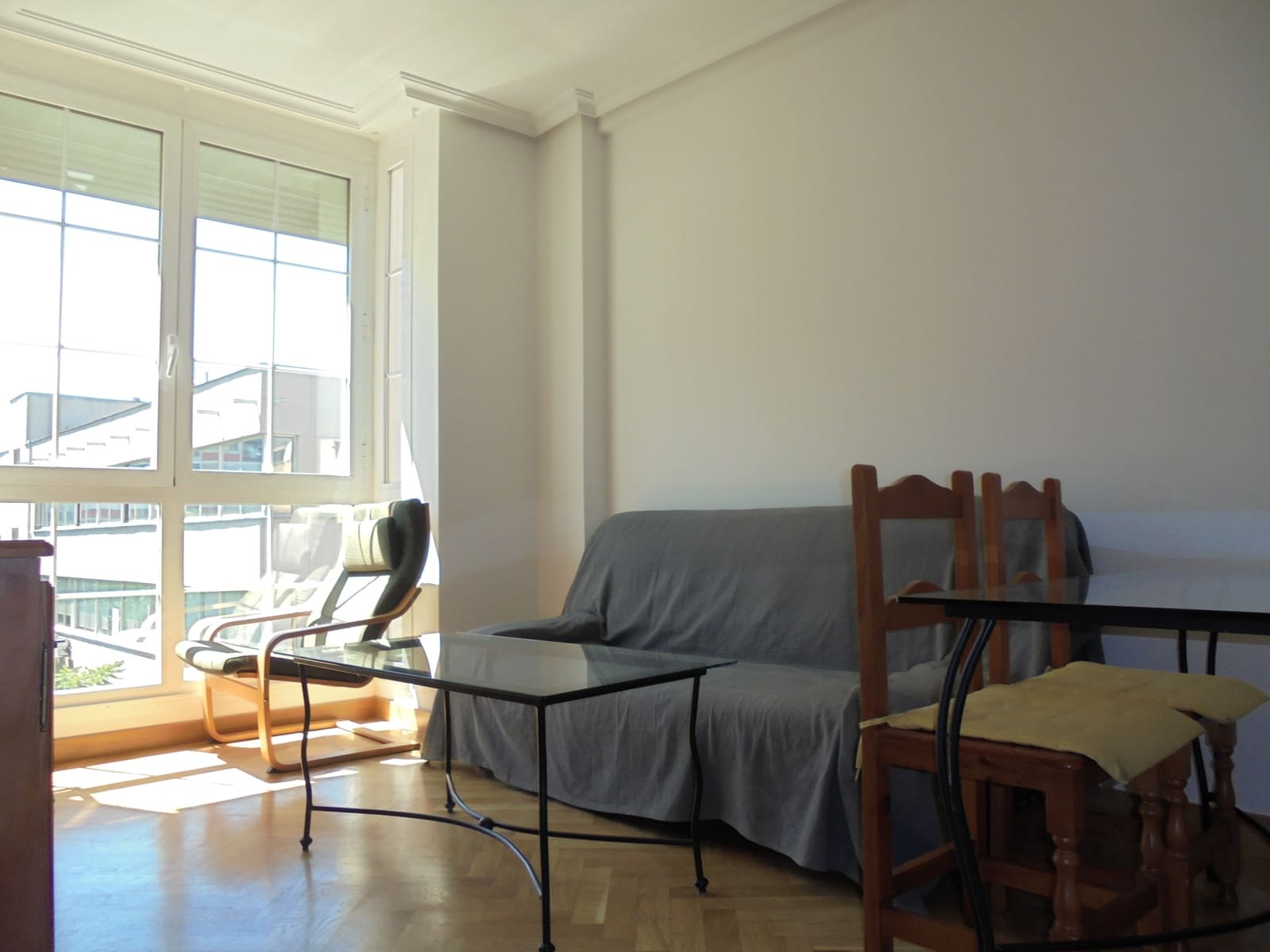 Appartement de 1 chambre à louer à Madrid ville avec piscine garage - 1 200 € (Ref: 9912726)