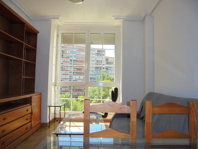 Appartement de 1 chambre à louer à Legazpi, Madrid ville avec piscine garage - 1 200 € (Ref: 9912726)