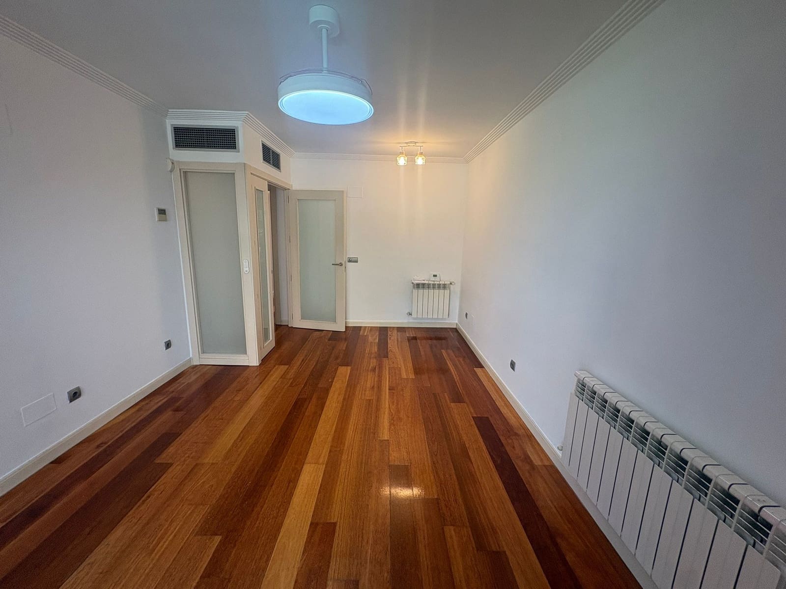 2 Zimmer Wohnung zu vermieten in Madrid Stadt mit Pool Garage - 1.690 € (Ref: 9915371)