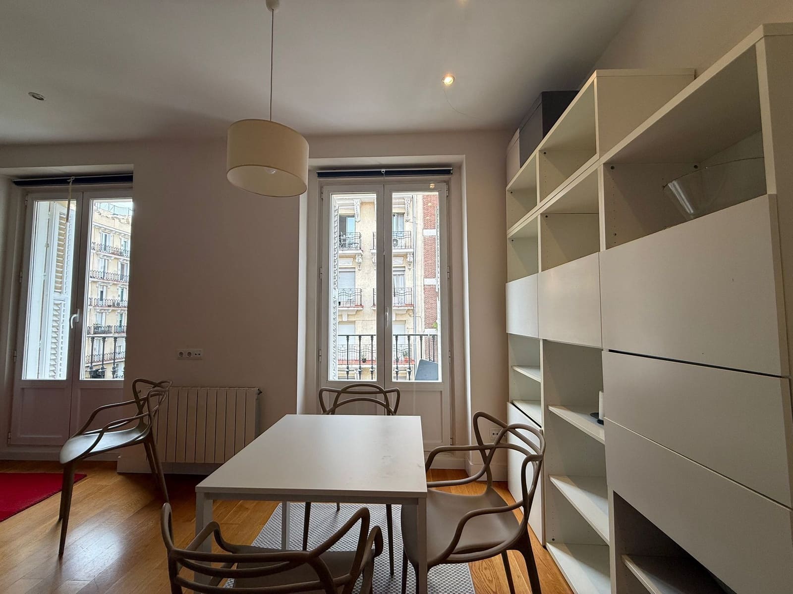 Studio for rent in Madrid city - € 1,200 (Ref: 9920053)