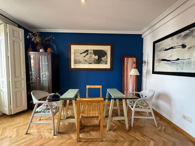 Appartement de 1 chambre à louer à Embajadores, Madrid ville - 1 800 € (Ref: 9921899)