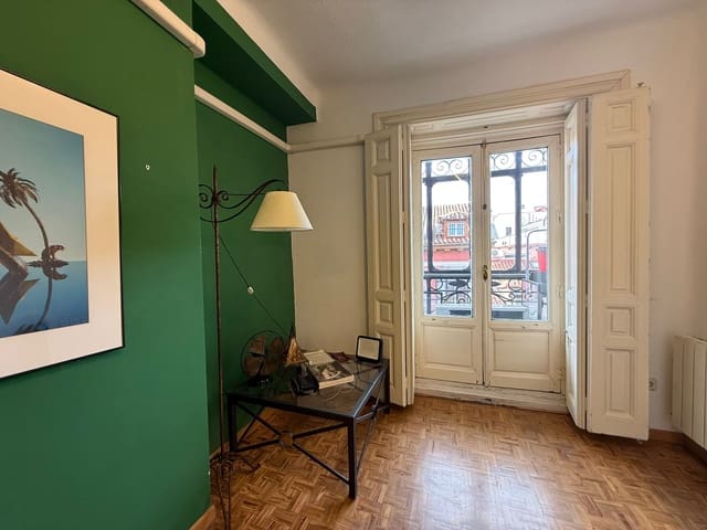 Appartement de 1 chambre à louer à Embajadores, Madrid ville - 1 800 € (Ref: 9921899)