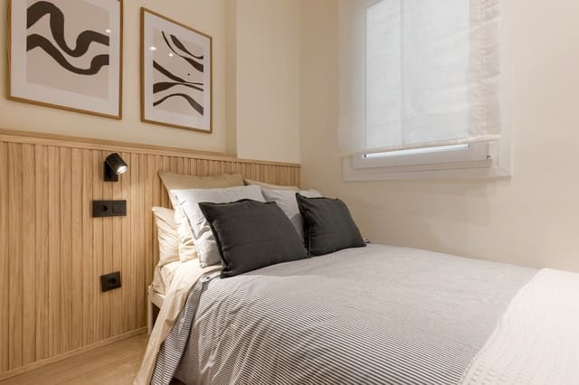 Appartement de 2 chambres à louer à Palos de Moguer, Madrid ville - 1 525 € (Ref: 9921900)