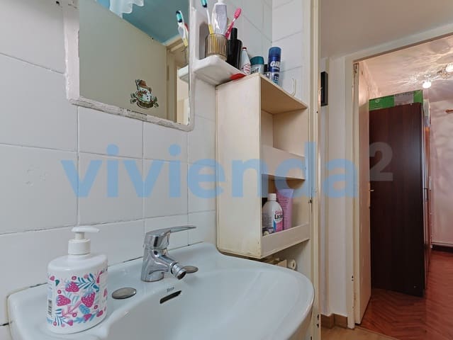 2 bedroom Flat for sale in Media Legua, Madrid city - € 240,000 (Ref: 9939548)