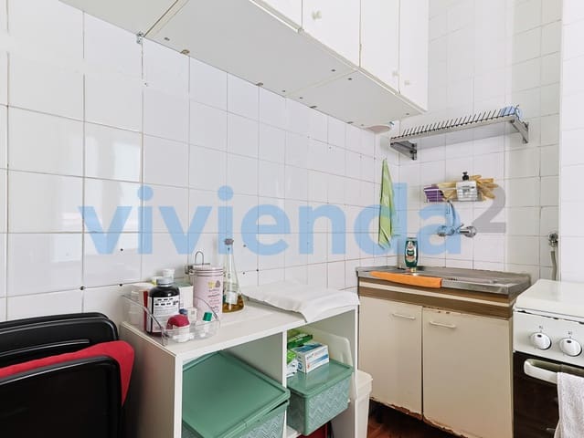 2 bedroom Flat for sale in Media Legua, Madrid city - € 240,000 (Ref: 9939548)