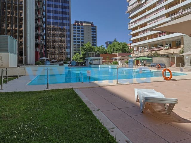 1 slaapkamer Flat te koop in Castilla, Madrid stad met zwembad - € 686.000 (Ref: 9941856)