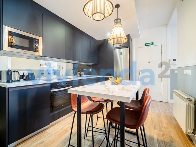 2 sovrum Lägenhet att hyra i Cortes, Madrid stad - 2 550 € (Ref: 9947410)