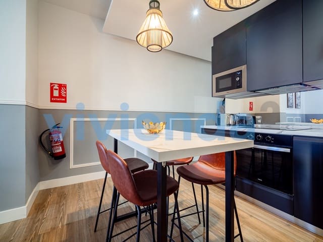 2 sovrum Lägenhet att hyra i Cortes, Madrid stad - 2 550 € (Ref: 9947410)