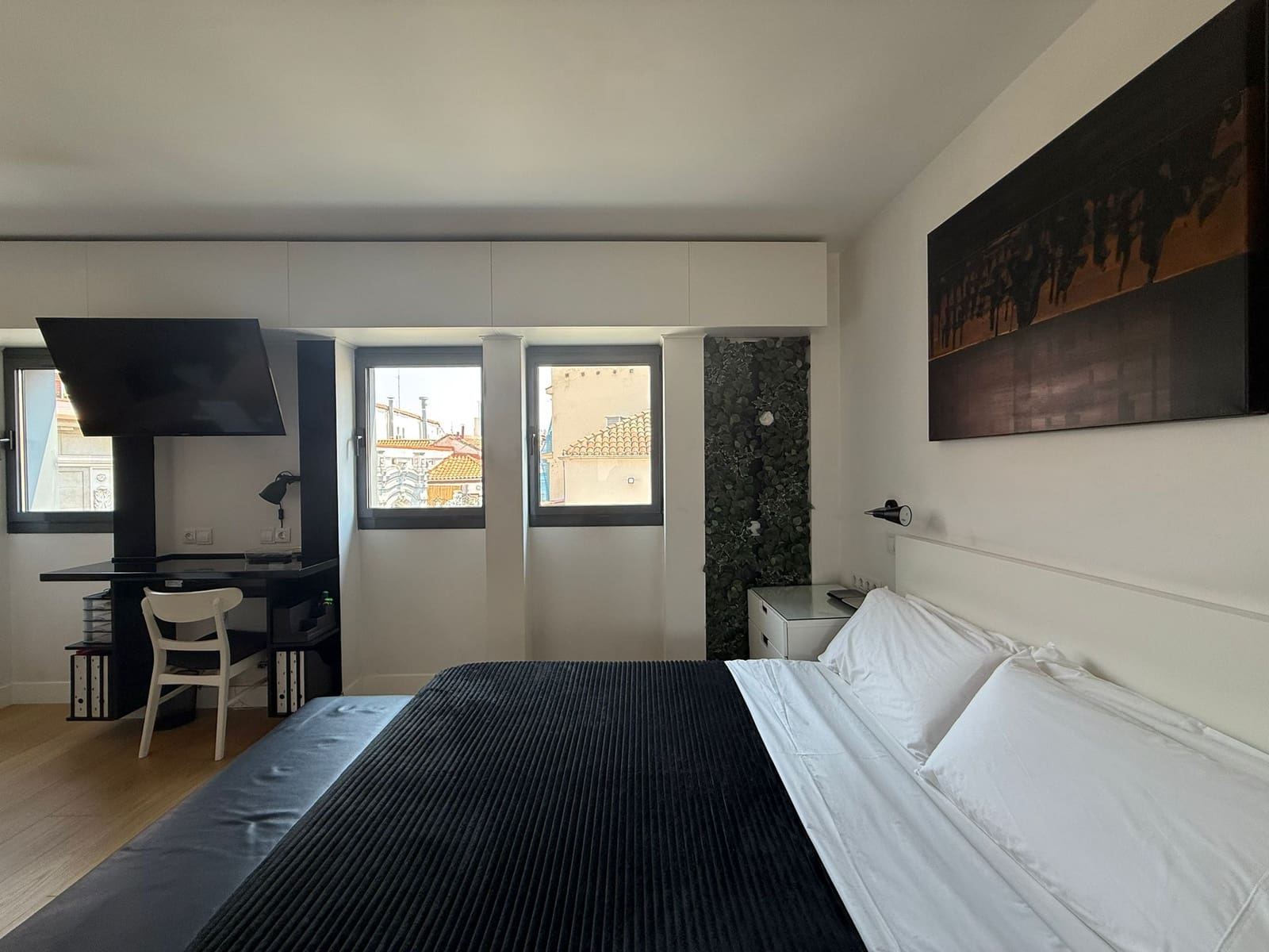 Studio for rent in Madrid city - € 1,300 (Ref: 9947411)