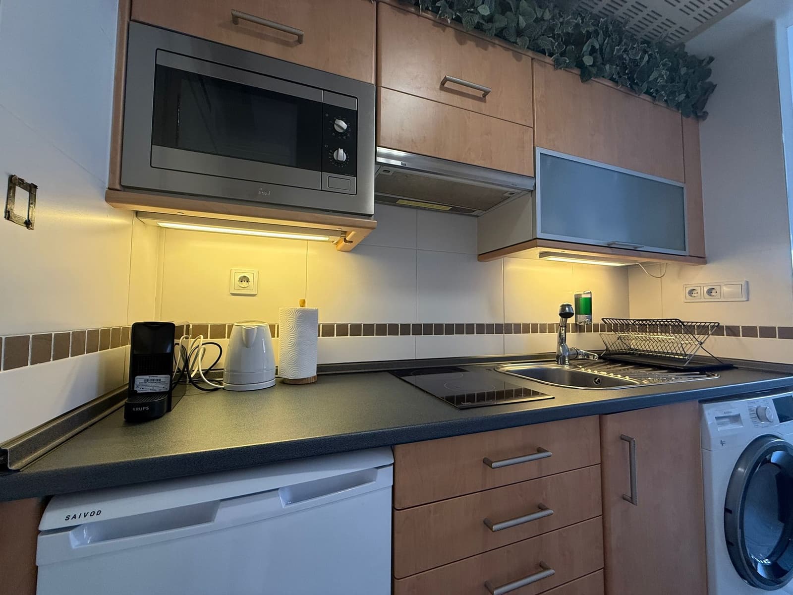 Studio for rent in Madrid city - € 1,300 (Ref: 9947411)