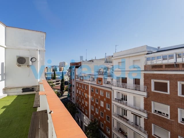 3 soverom Penthouse til salgs i Vallehermoso, Madrid by - € 996 000 (Ref: 9952280)