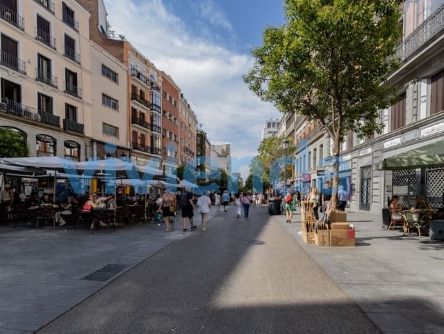 Garasje til salgs i Sol, Madrid by - € 52 000 (Ref: 9957596)