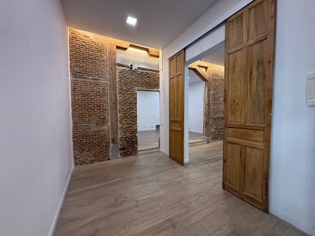 Negocio en Universidad, Madrid ciudad en alquiler - 2.400 € (Ref: 9959361)