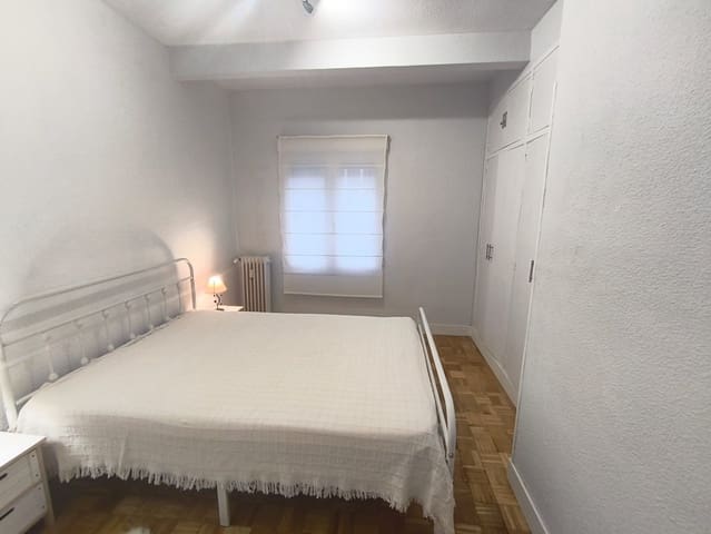 2 soverom Leilighet til leie i Castillejos, Madrid by - € 1 650 (Ref: 9962287)