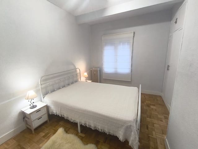 2 soverom Leilighet til leie i Castillejos, Madrid by - € 1 650 (Ref: 9962287)