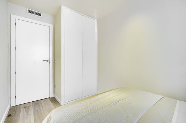 3 sovrum Lägenhet att hyra i Berruguete, Madrid stad - 1 995 € (Ref: 9972962)