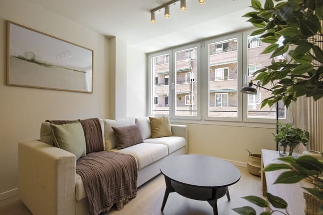 3 sovrum Lägenhet att hyra i Berruguete, Madrid stad - 1 995 € (Ref: 9972962)