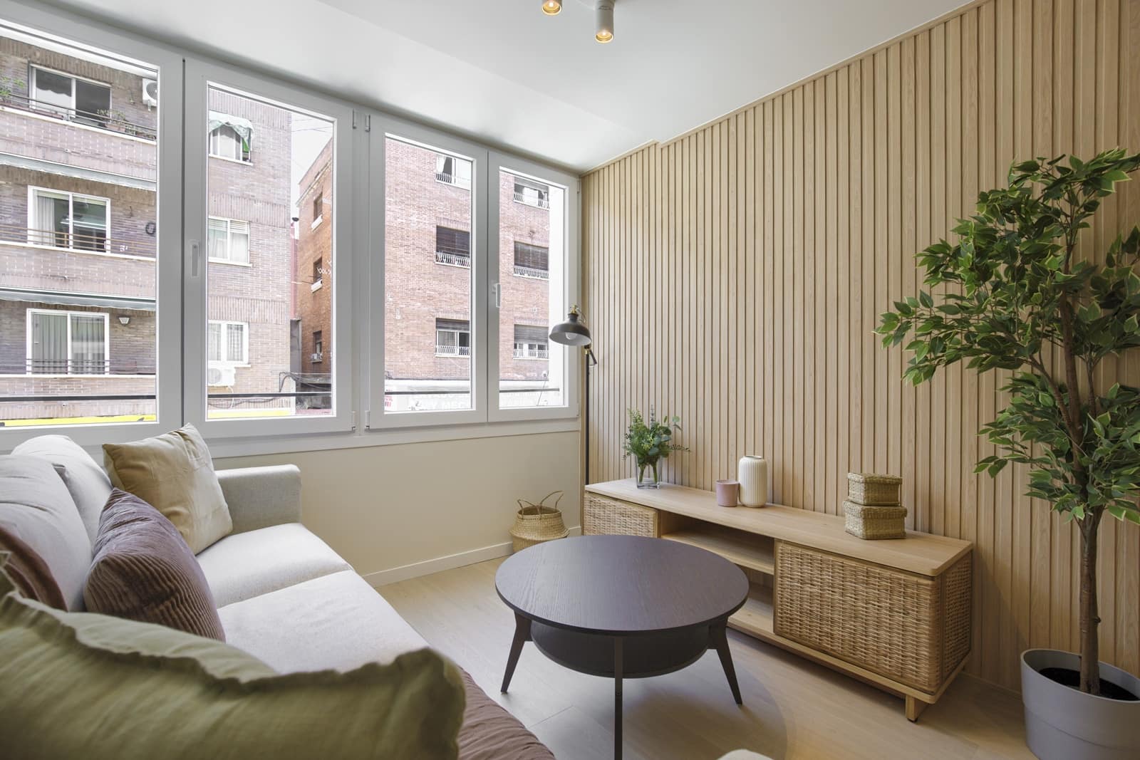 3 bedroom Flat for rent in Madrid city - € 1,995 (Ref: 9972962)