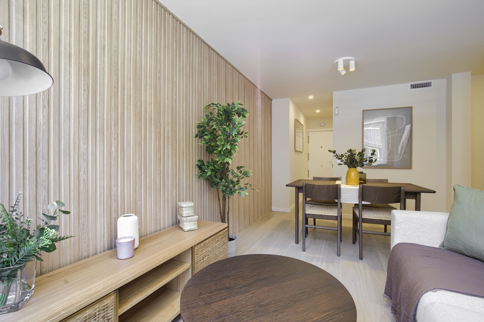 3 bedroom Flat for rent in Madrid city - € 1,995 (Ref: 9972962)
