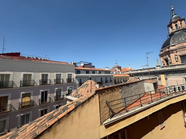 2 quarto Apartamento para arrendar em Palacio, Madrid cidade - 2 400 € (Ref: 9984514)