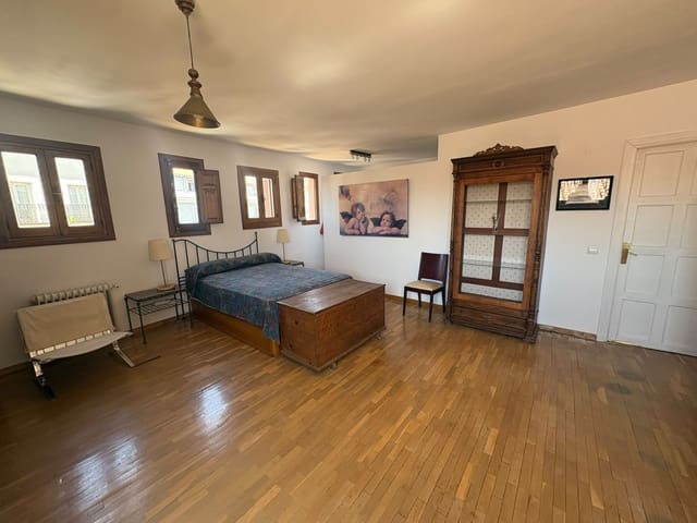 2 quarto Apartamento para arrendar em Palacio, Madrid cidade - 2 400 € (Ref: 9984514)