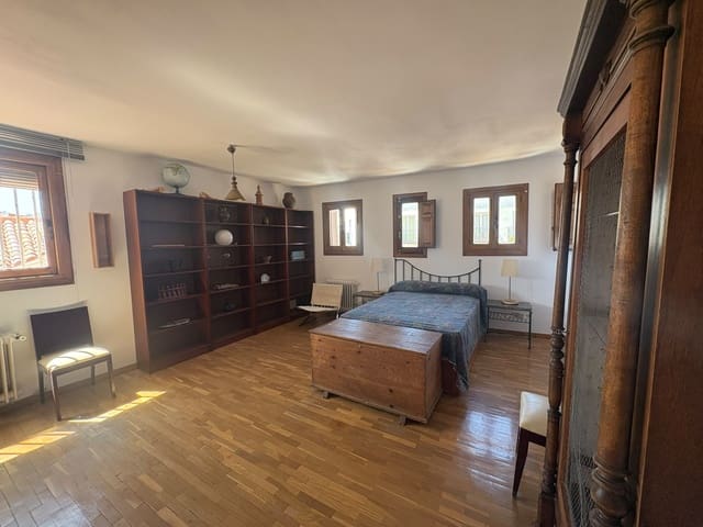 2 quarto Apartamento para arrendar em Palacio, Madrid cidade - 2 400 € (Ref: 9984514)