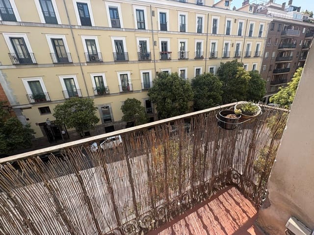 3 camera da letto Appartamento da affittare in Palacio, Madrid città - 1.950 € (Rif: 9984516)