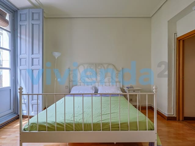 2 slaapkamer Flat te huur in Palacio, Madrid stad - € 1.950 (Ref: 9984516)