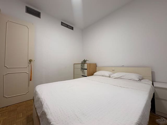 1 quarto Apartamento para arrendar em Lista, Madrid cidade com piscina - 1 295 € (Ref: 9986511)