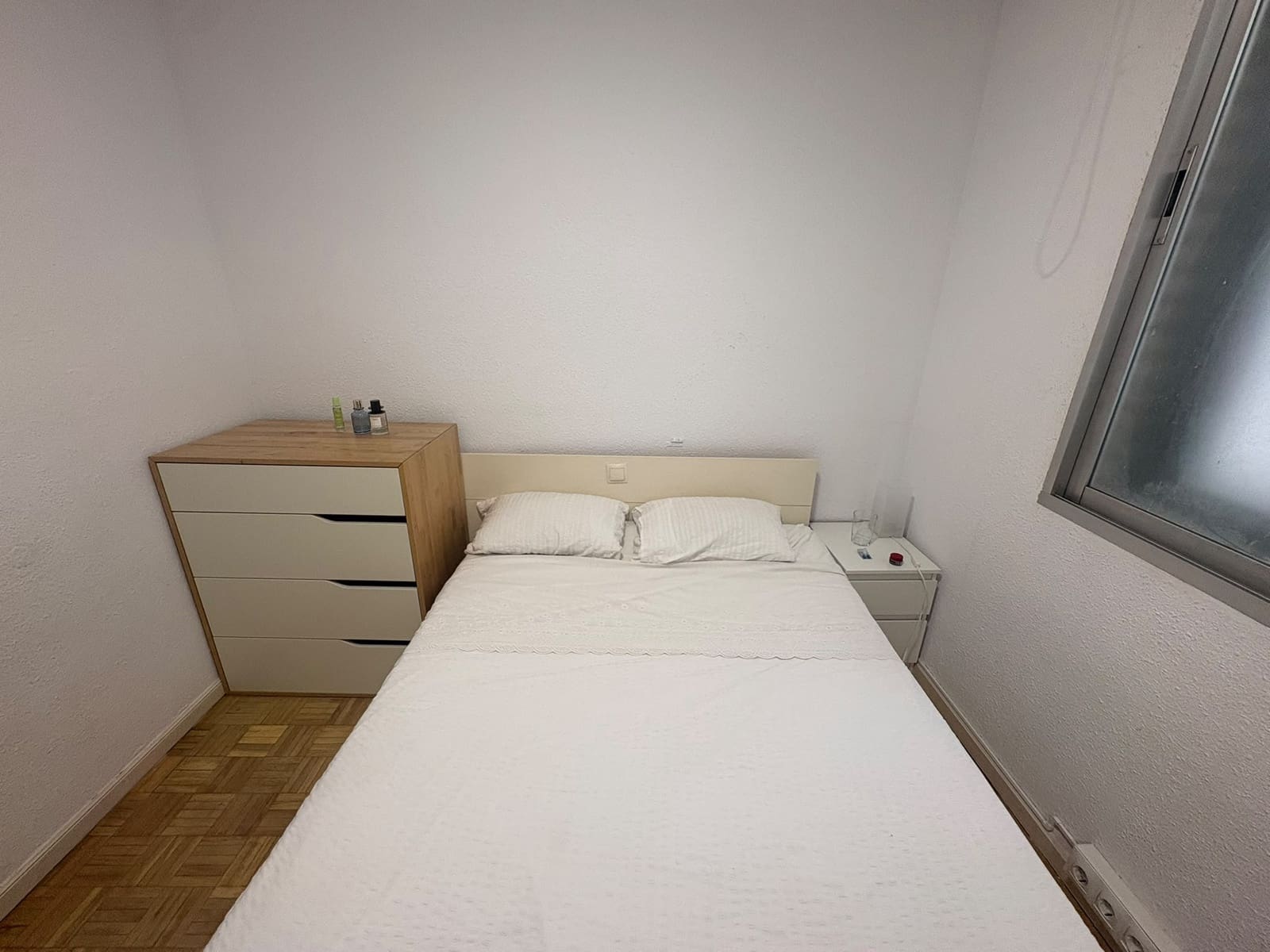 1 quarto Apartamento para arrendar em Madrid cidade com piscina - 1 295 € (Ref: 9986511)