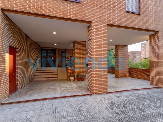 3 Zimmer Wohnung zu verkaufen in Apostol Santiago, Madrid Stadt mit Garage - 545.200 € (Ref: 9990349)
