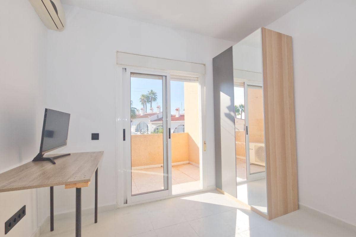 3 soveværelse Lejlighed til salg i Dona Pepa med swimmingpool - € 239.000 (Ref: 10166797)