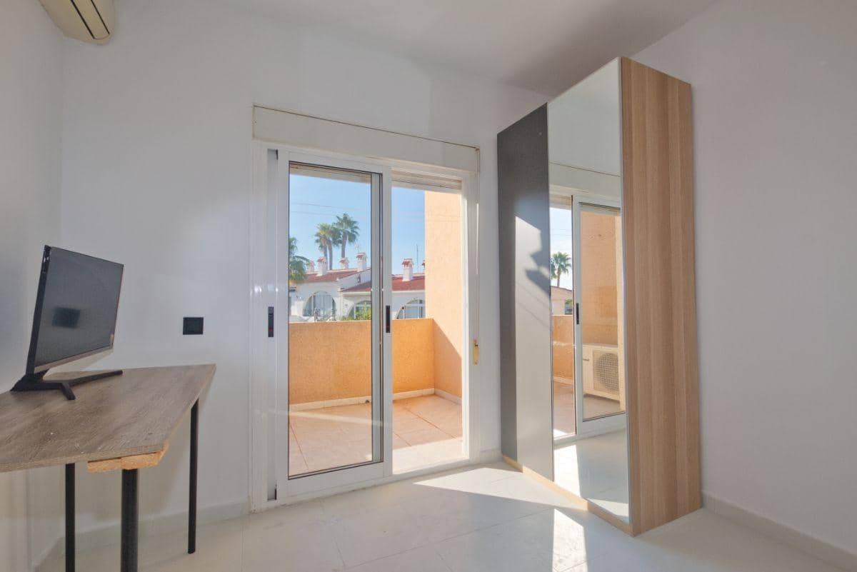 3 soveværelse Lejlighed til salg i Dona Pepa med swimmingpool - € 239.000 (Ref: 10166797)