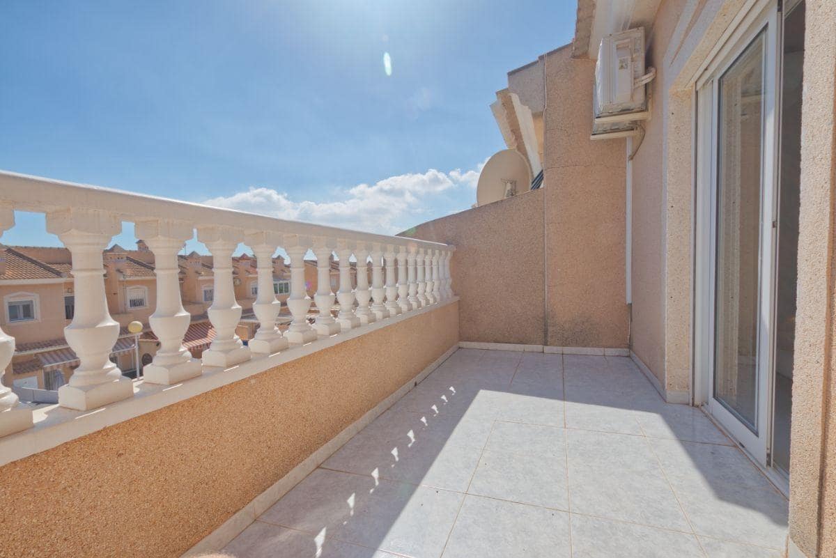 3 soveværelse Lejlighed til salg i Dona Pepa med swimmingpool - € 239.000 (Ref: 10166797)