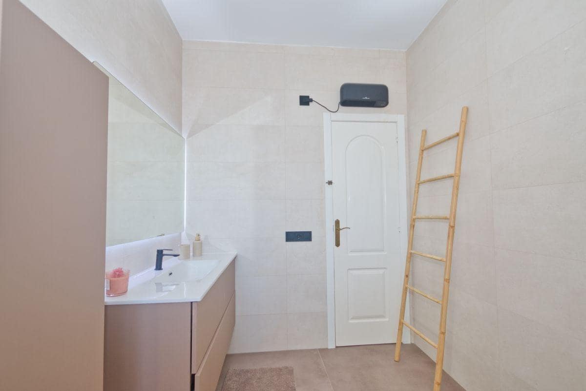 3 soveværelse Lejlighed til salg i Dona Pepa med swimmingpool - € 239.000 (Ref: 10166797)