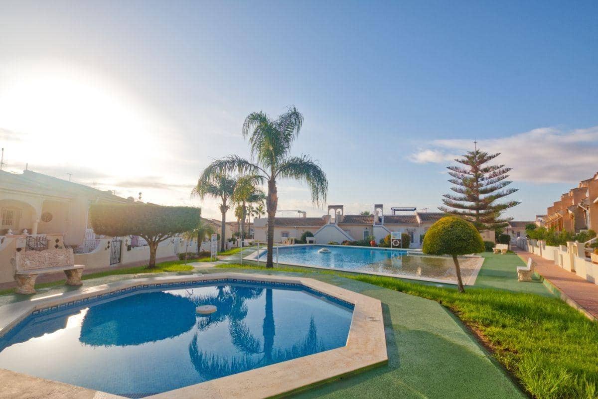 3 soveværelse Lejlighed til salg i Dona Pepa med swimmingpool - € 239.000 (Ref: 10166797)